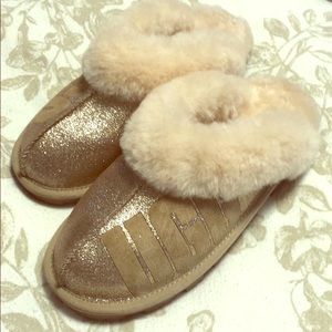 COQUETTE UGG SPARKLE SLIPPER